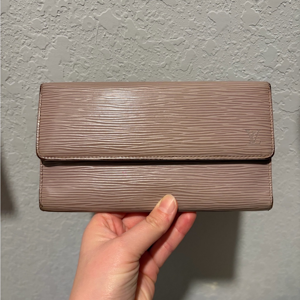 Louis Vuitton Epi Lilac Wallet International Style Wallet